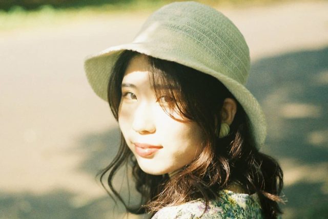 暑夏
*
*
もう秋ですね、
早く夏の写真上げなきゃ💦
フィルムだとまた違った雰囲気が好きす
忙しくてこのまま９月も終わりそう😨
*
*
Model @airi95time 
Location #東京
Camera #leicam6
Film #kodakgold200 
*
*
#igersjp
#jp_gallery
#team_jp_
#photo_jpn 
#ptk_japan　
#wp_japan
#jp_mood
#whim_life
#icu_japan
#tokyocameraclub
#good_portraits_world 
#lovers_nippon_portrait